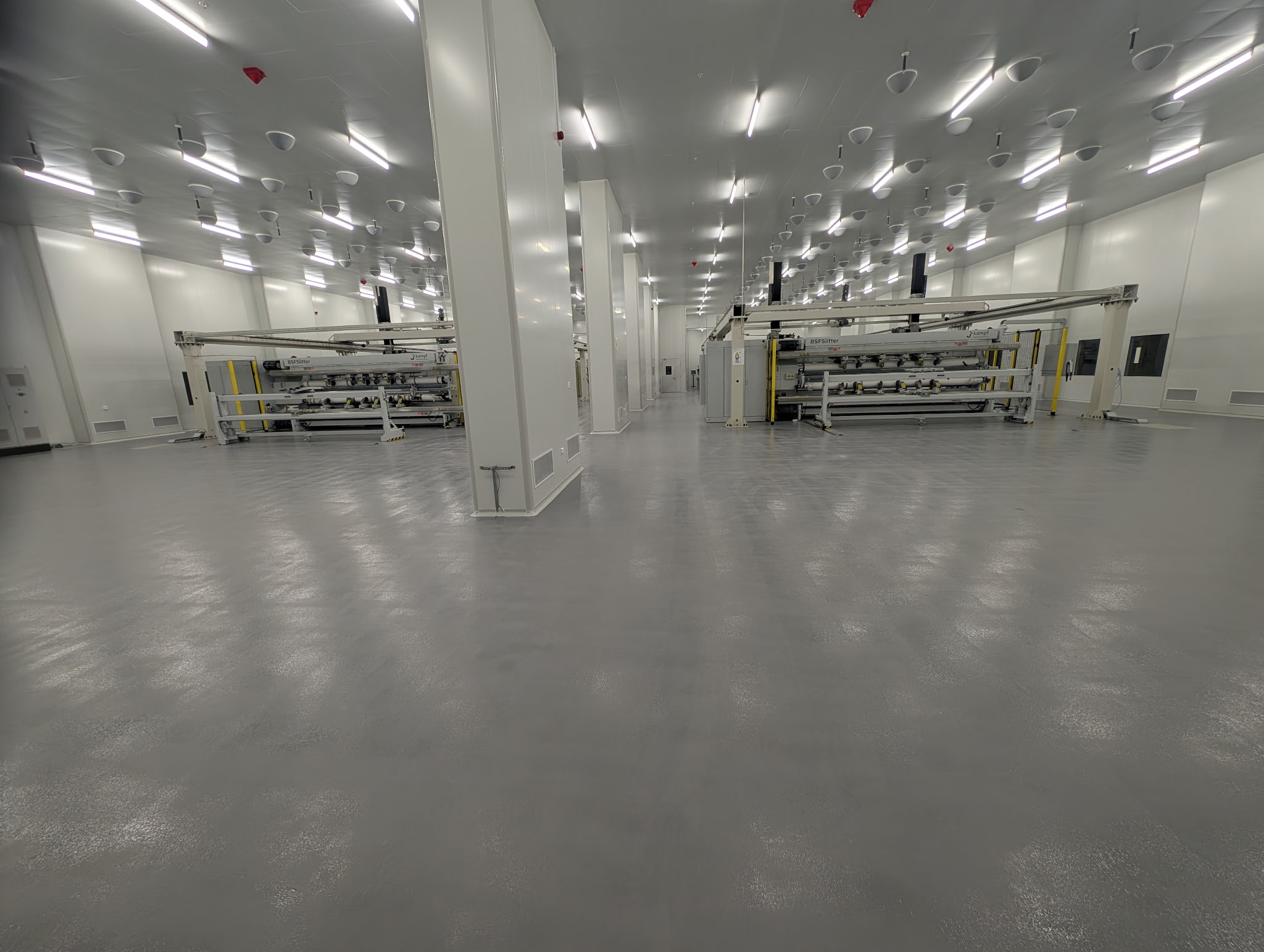 Nymålat industrigolv i lokal